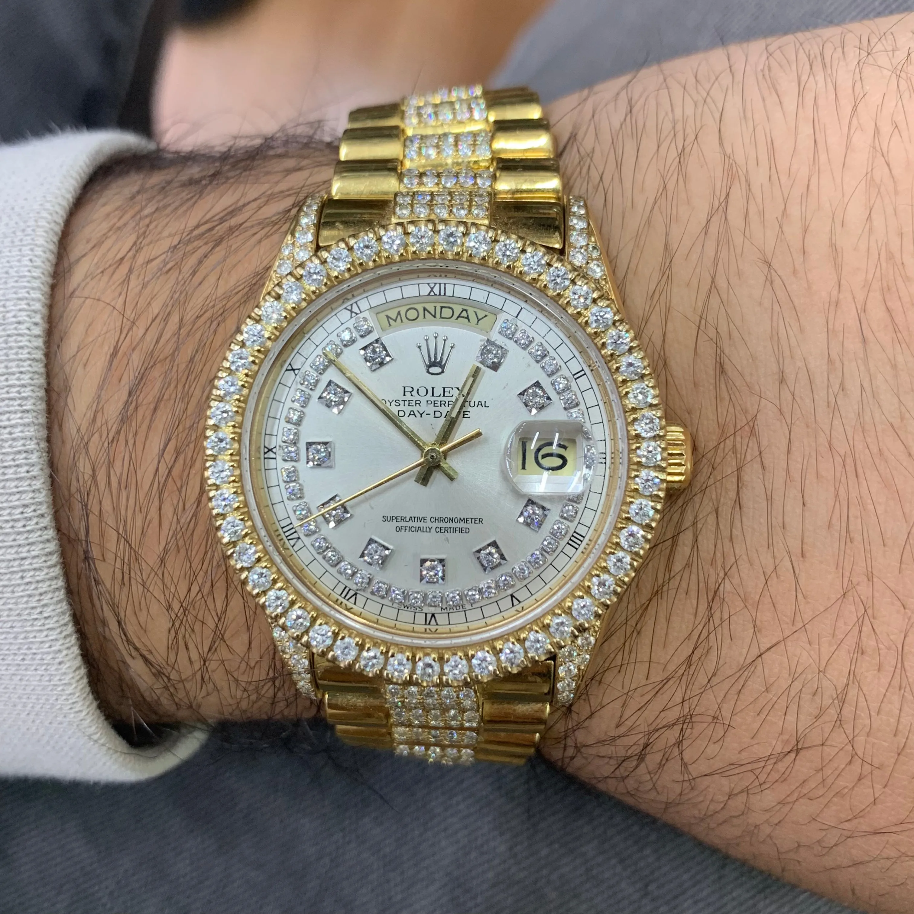 36mm 18k Yellow Gold Rolex Day-Date Diamond Watch (quick-set)