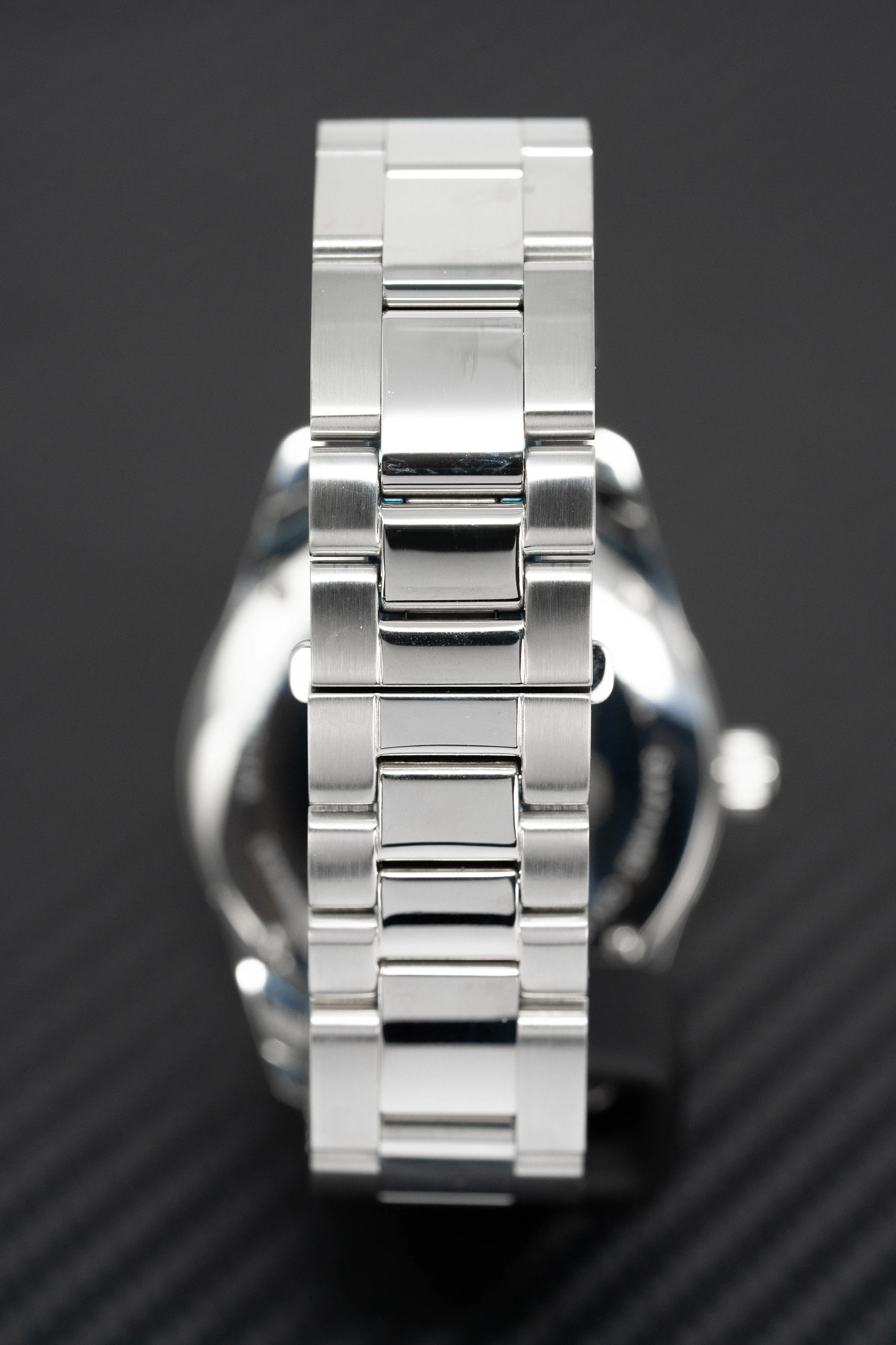 Louis Erard Watch Men's Automatic Heritage Diamond Mother of Pearl 69101SE04.BMA19