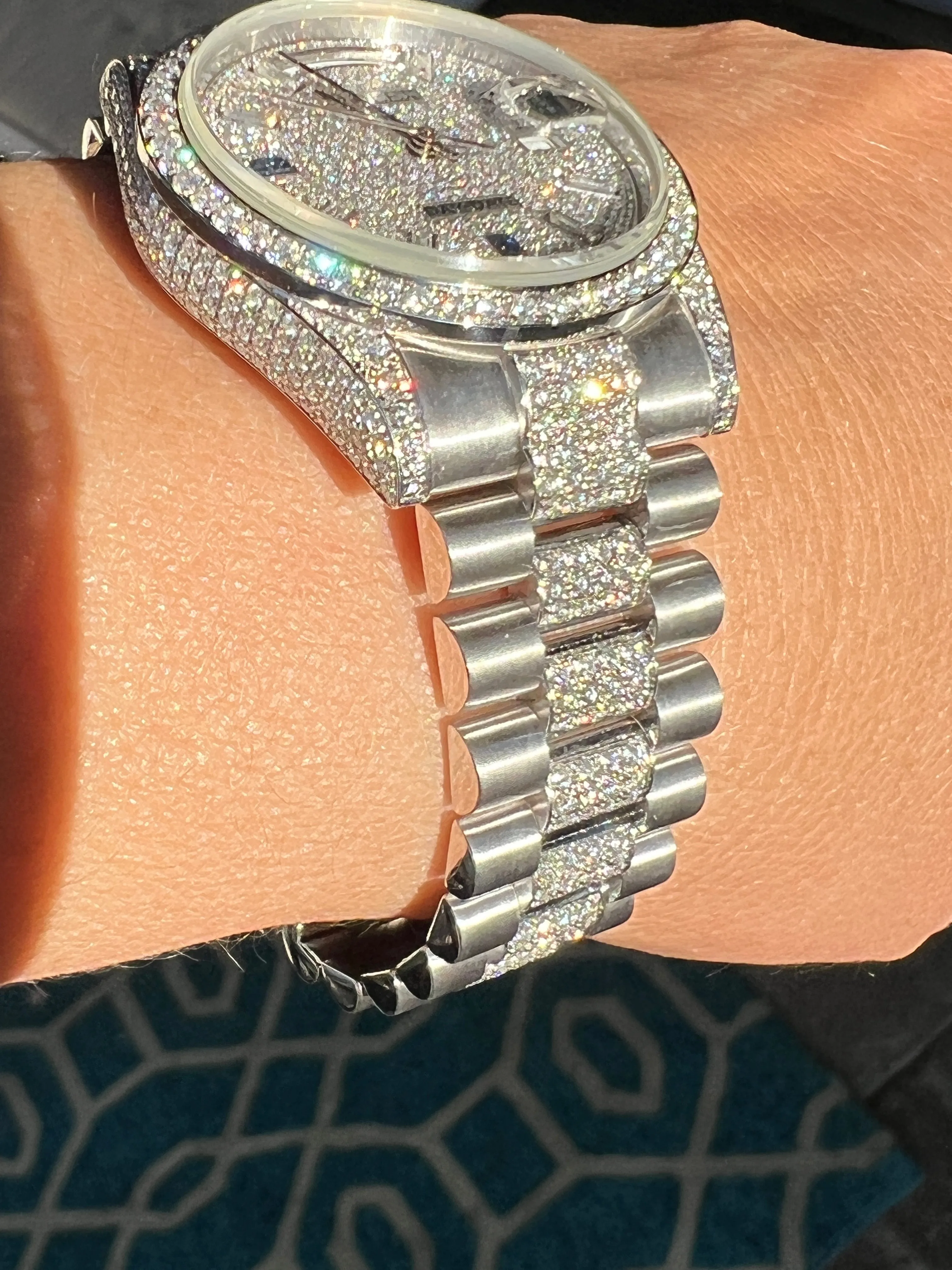 Rolex 36mm "Presidential" Day-Date 118239 Unisex Watch. Diamond Dial with Sapphire, Diamond Case, Diamond Lugs, Diamond Center Links and Diamond Bezel